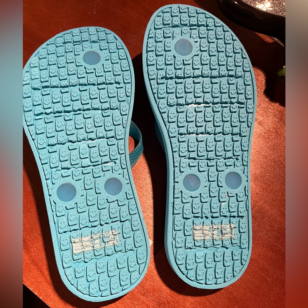 Sanuk Sidewalker neon womens 8 teal blue color